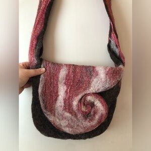 🐱 Handmade Wet-Felted Wool Shoulder Bag